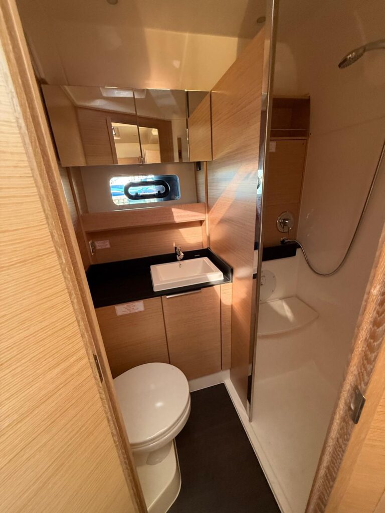 dc211dc6-3ca0-4604-84d6-f7c89a3e6085