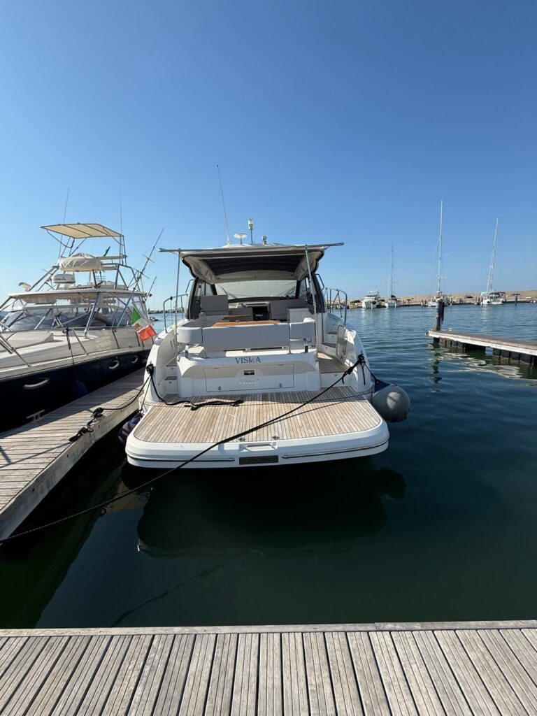 efa08b4d-f60a-41a9-b691-8053f0d16de9